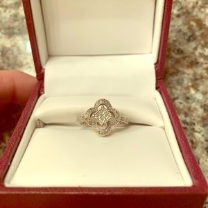 Beautiful diamond cocktail ring.